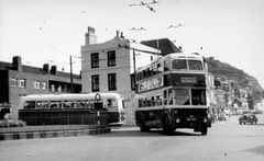 Buses-at-the-round-a-bout-at-the-bottom-end-of-High-Street.-1959.